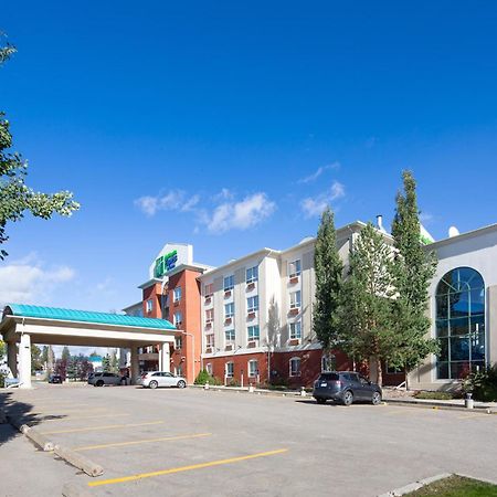 Holiday Inn Express Hotel & Suites Edson By Ihg Екстериор снимка