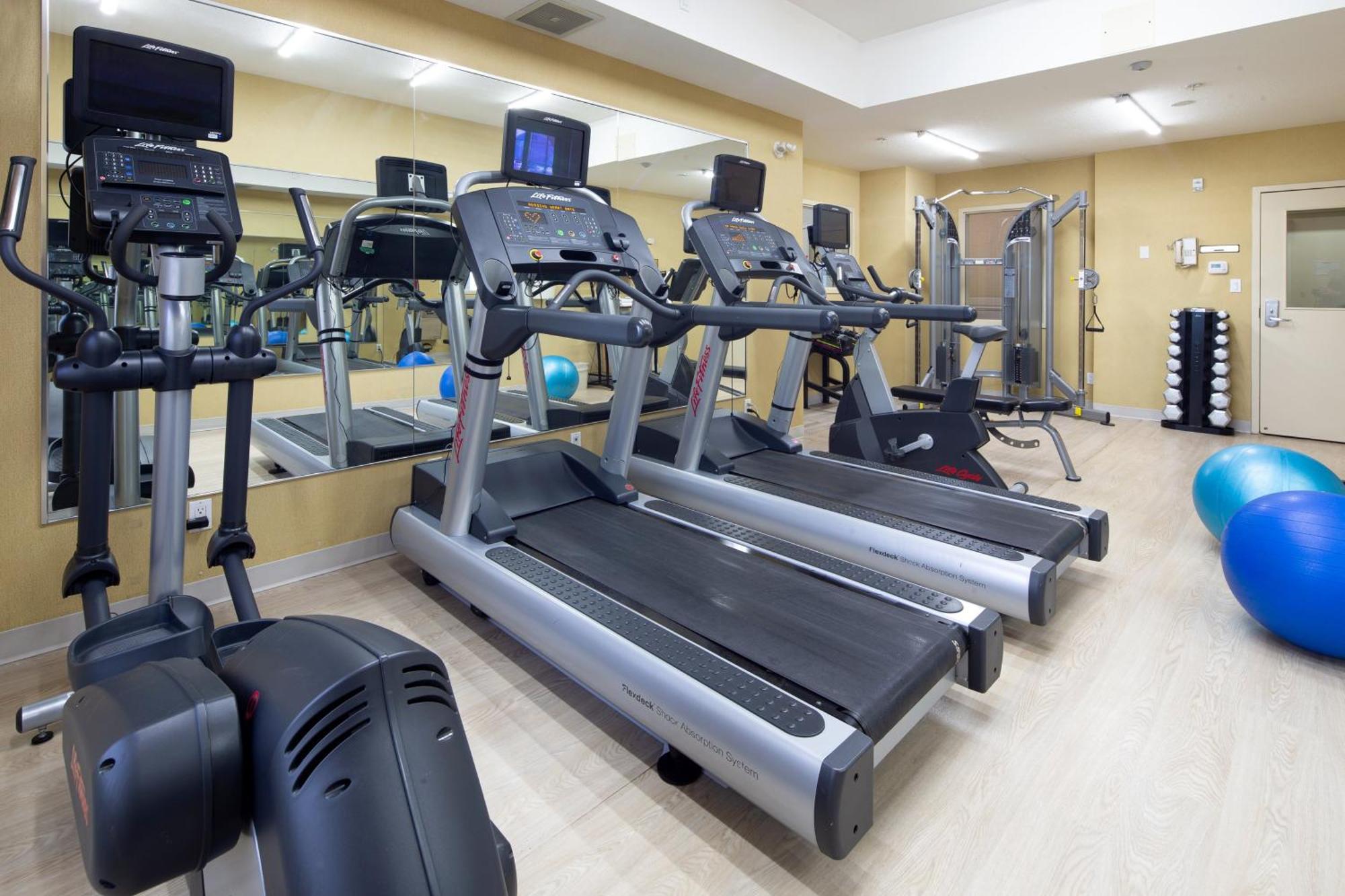 Holiday Inn Express Hotel & Suites Edson By Ihg Екстериор снимка