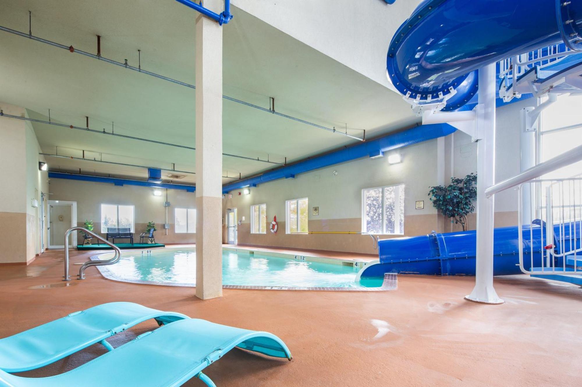 Holiday Inn Express Hotel & Suites Edson By Ihg Екстериор снимка
