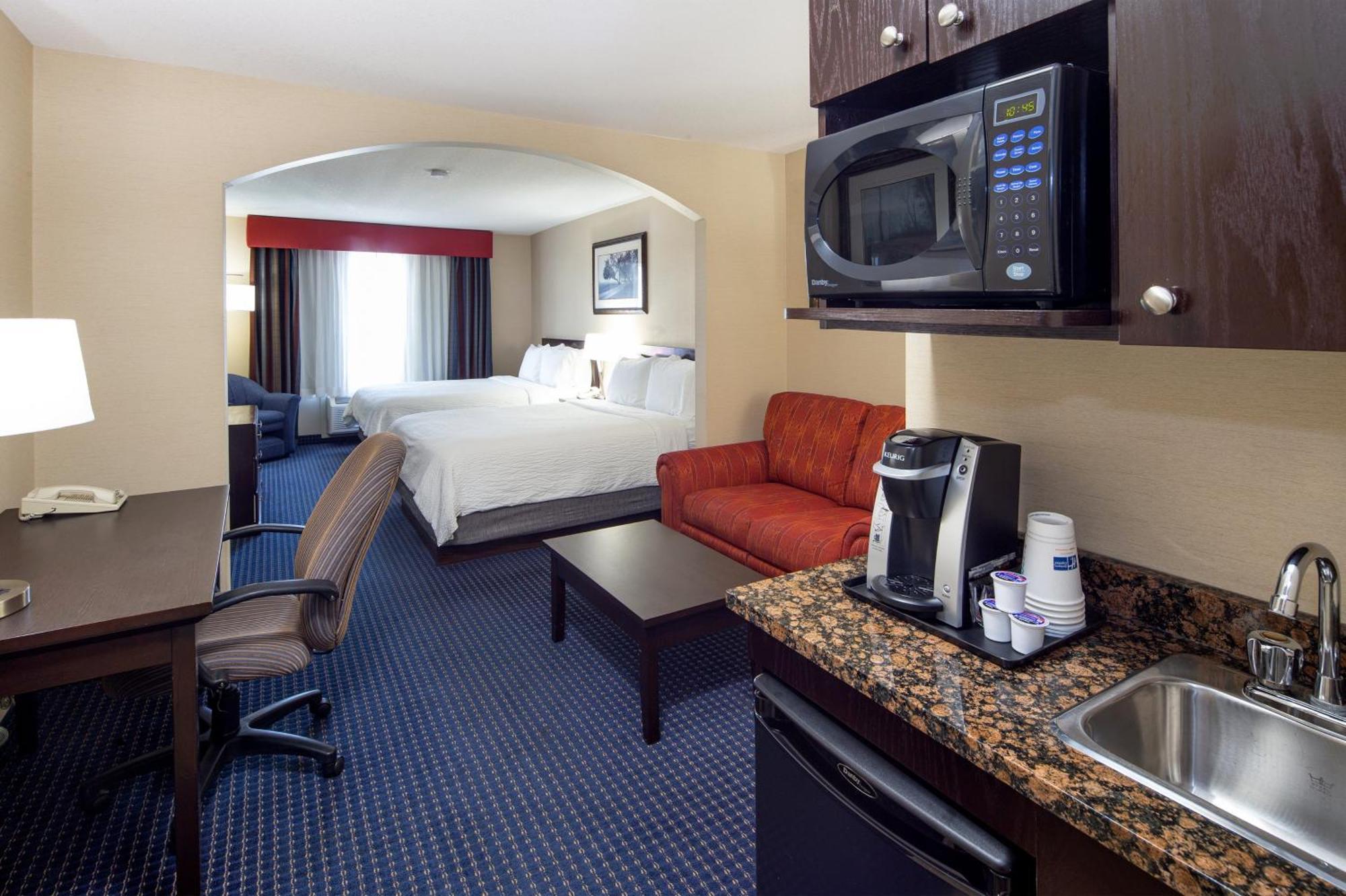 Holiday Inn Express Hotel & Suites Edson By Ihg Екстериор снимка