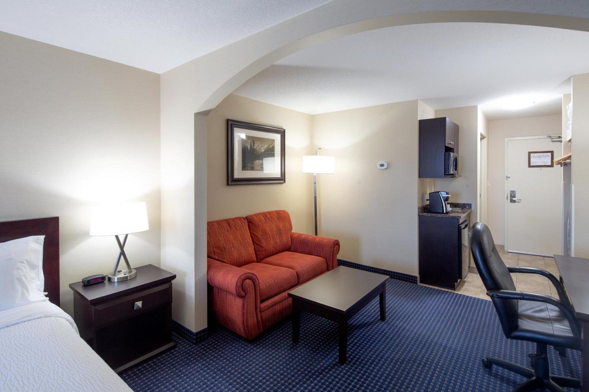 Holiday Inn Express Hotel & Suites Edson By Ihg Екстериор снимка