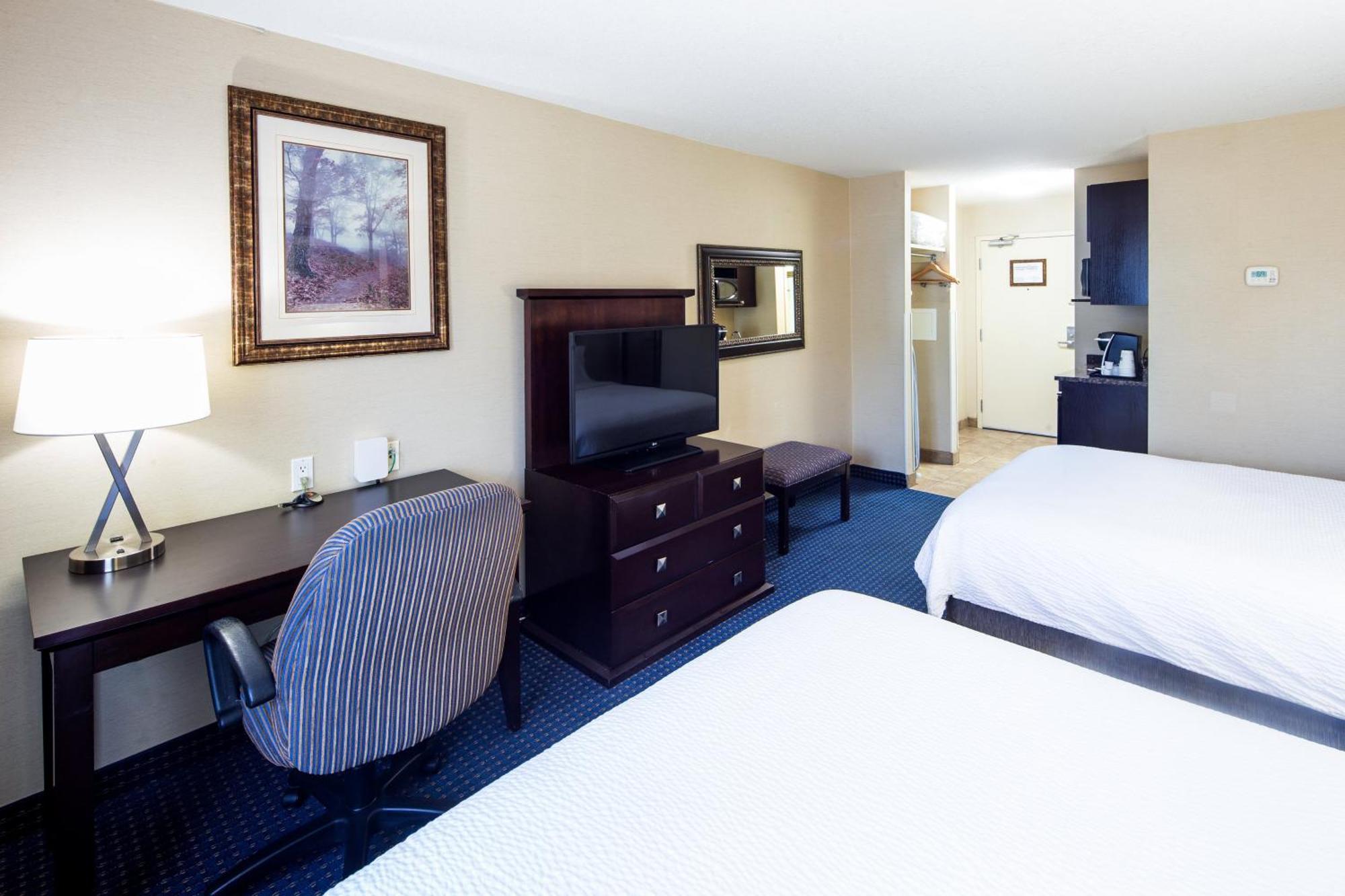 Holiday Inn Express Hotel & Suites Edson By Ihg Екстериор снимка