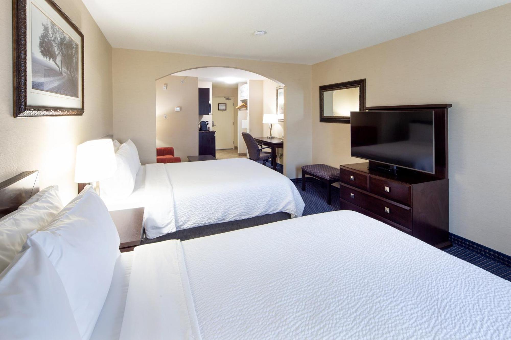 Holiday Inn Express Hotel & Suites Edson By Ihg Екстериор снимка