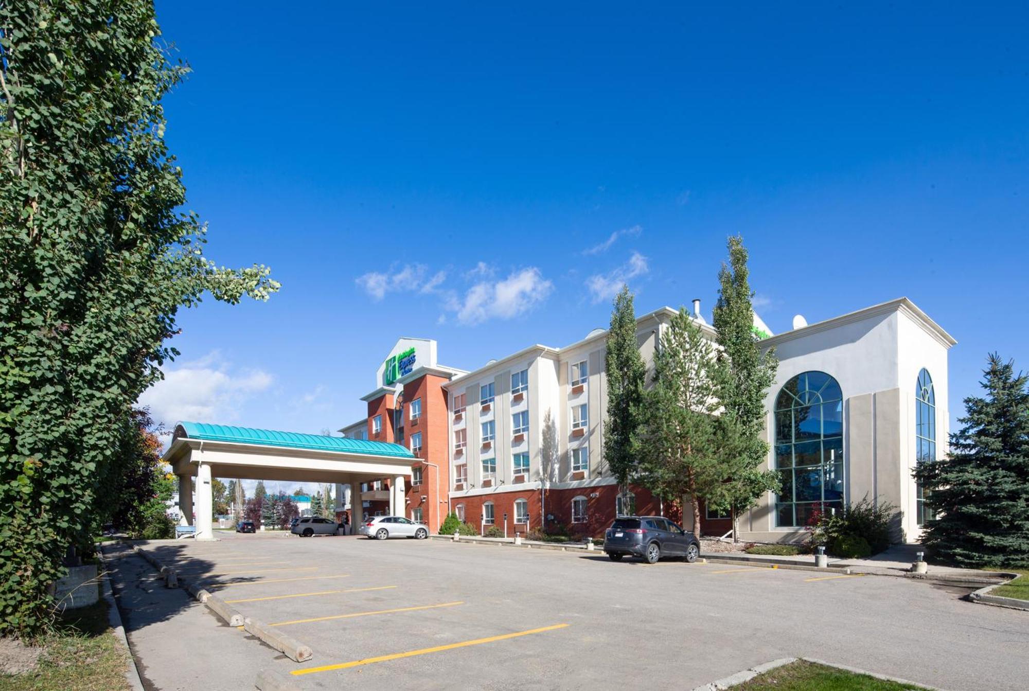 Holiday Inn Express Hotel & Suites Edson By Ihg Екстериор снимка