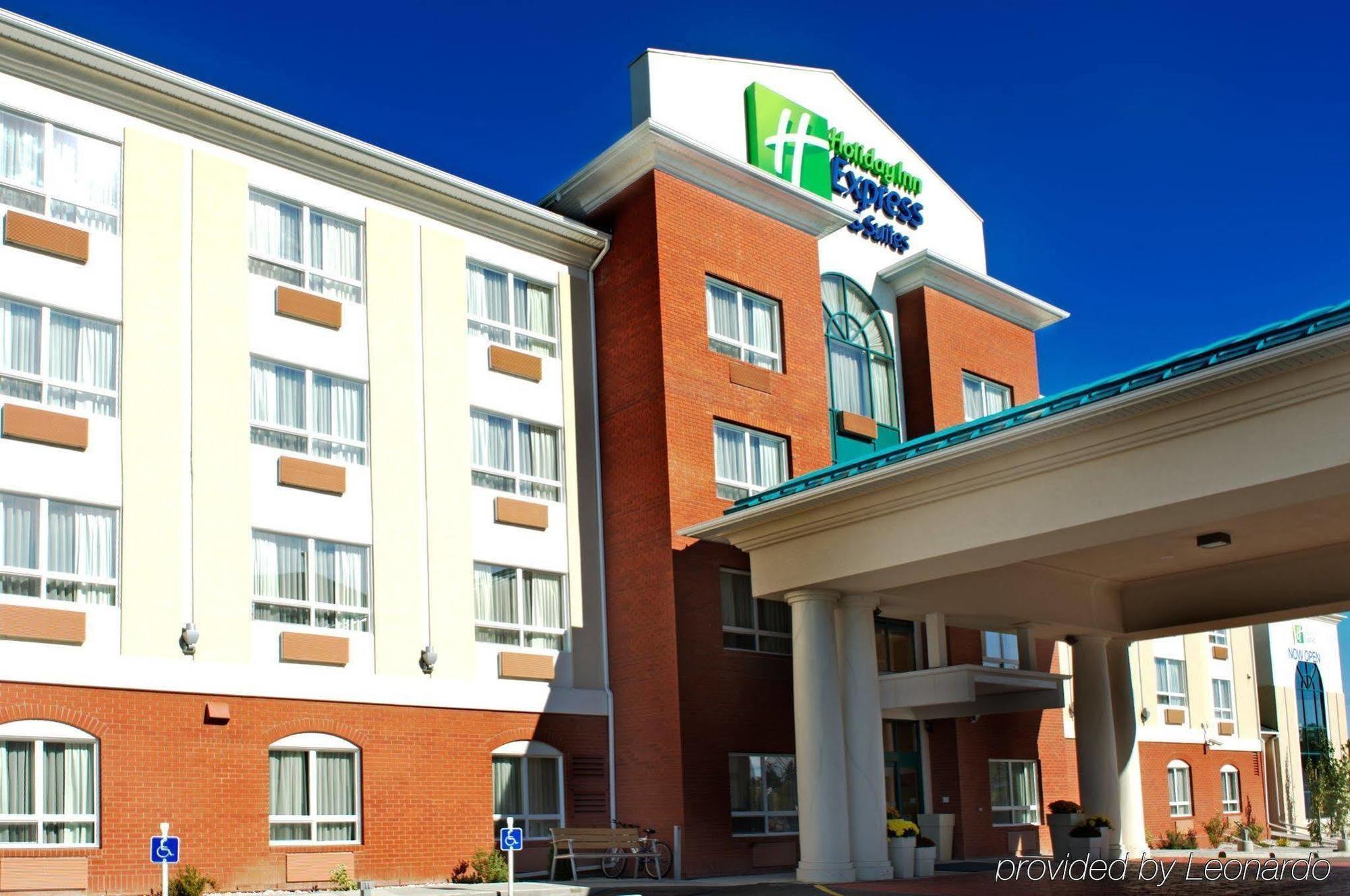 Holiday Inn Express Hotel & Suites Edson By Ihg Екстериор снимка