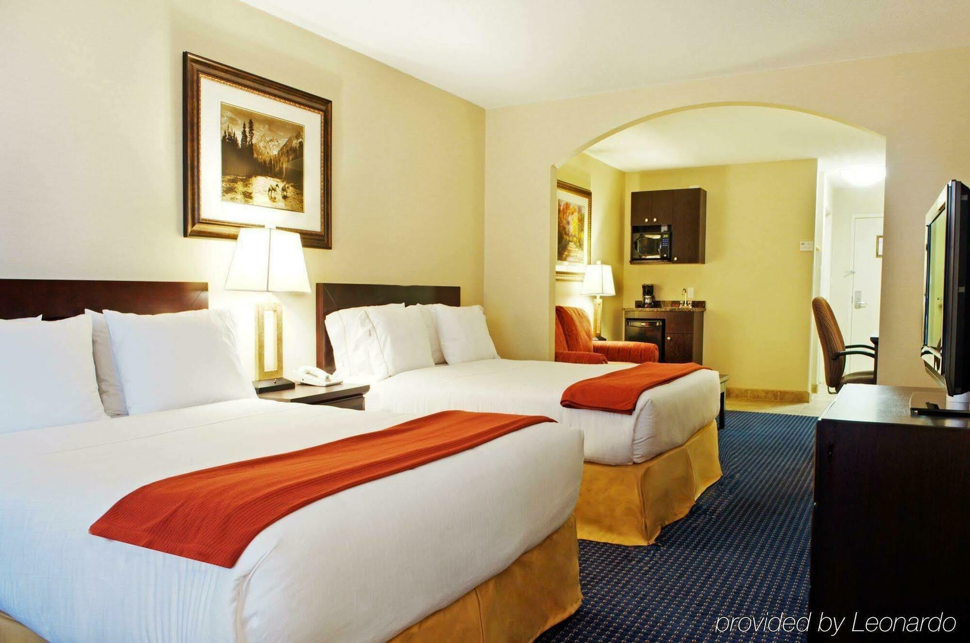 Holiday Inn Express Hotel & Suites Edson, An Ihg Hotel Екстериор снимка